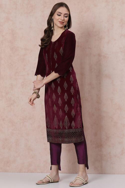 Purple Velvet Straight Kurta image number 3
